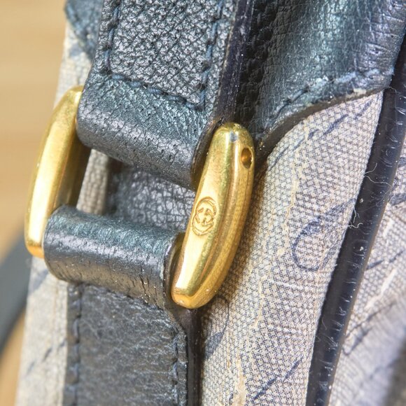 Vintage GUCCI Accessory Collection Collectible Crossbody Bag, Made in Italy - Picture 9 of 16